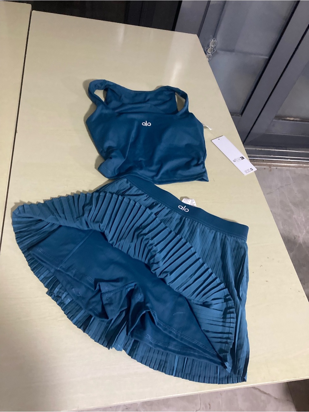 ALO Yoga Teal Pleated Midi Skirt - Picture 3 of 6